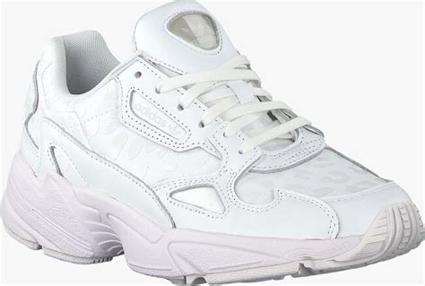 witte adidas sneakers falcon w